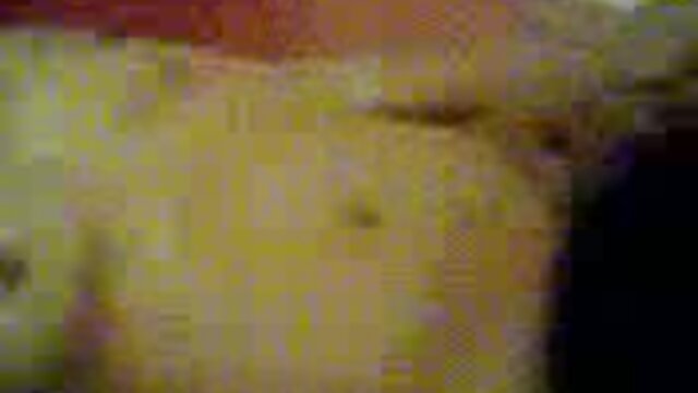 XXX nessuna registrazione  Bongacams Webcam modello cazzo se stessa con un grande video porno lesbiche mature gratis testa dildo.